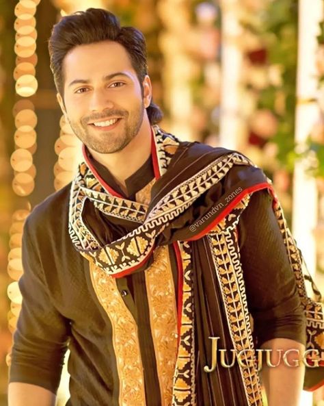 Varun Dhawan in Jugjugg Jeeyo Varun Dhawan Jug Jug Jiyo Outfits, Varun Dhawan Hot Pics, Suits Style, Diwali Outfits, Party Wear Dress, Kurta Pyjama, Pose Style, Cute Animal Clipart, Varun Dhawan