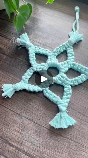 Macrame Stars, Macrame Tutorial, Macrame Diy, Christmas Decor Ideas, Macrame Wall Hanging, Fairy Lights, Handmade Christmas, Handmade Crafts, Macrame