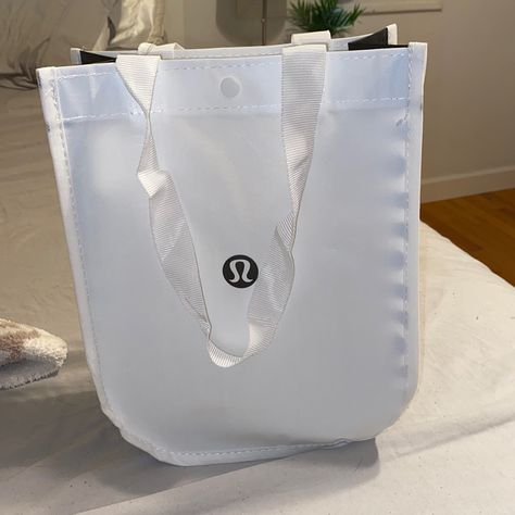 Black And White Lululemon Reusable Snap Bag In Perfect Unused Condition. Lululemon Bag Reusable, Lululemon Bag, Snap Bag, Lululemon Bags, Reusable Bags, Christmas Wishlist, Sofia, Lululemon Athletica, Bag Lady