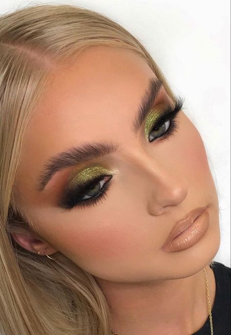 Mekap Mata, Smink Inspiration, Glam Makeup Look, Makijaż Smokey Eye, Dope Makeup, Colorful Eye Makeup, Green Eyeshadow, Makeup Eye Looks, Glamour Makeup