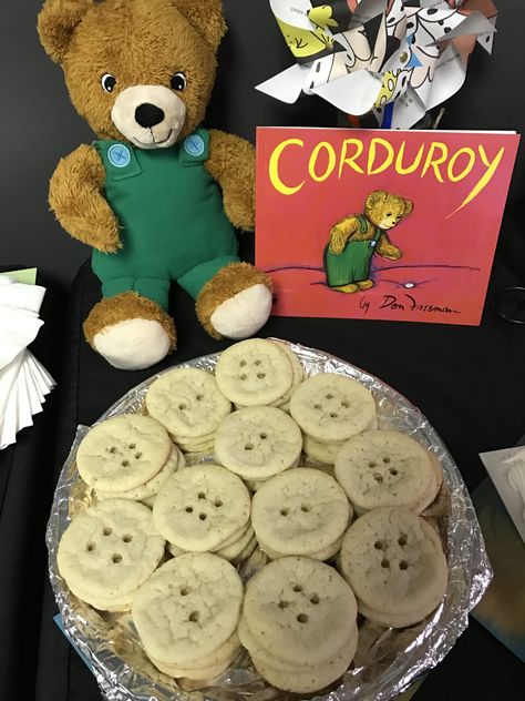 Snack idea to go with the Corduroy children's book Corduroy Book, Book Themed Birthday Party, Themed Treats, Storybook Baby Shower, Sweet And Sour Meatballs, Board Party, Book Cakes, Home Classroom, Pinwheel Recipes