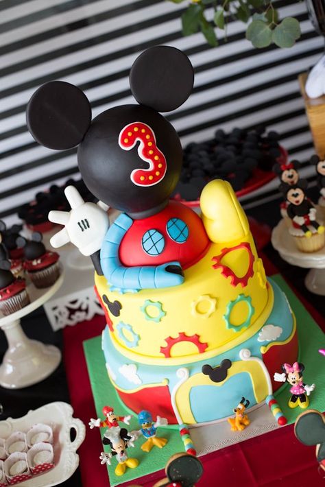 Disney Party Ideas Decorations, Disney Party Ideas, Mickey Birthday Cakes, Mickey Mouse Clubhouse Cake, Mickey Mouse Birthday Theme, Mickey Mouse Birthday Decorations, Mickey Mouse Birthday Cake, Twodles Birthday, Hot Diggity Dog