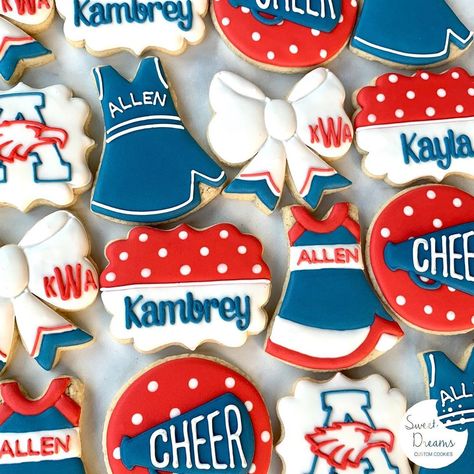 Naoyo Kimble on Instagram: “#congratulations #cheercookies #goeagles #ahscheer #lfccheer #sugarart #sugarartist #royalicingcookies #royalicing #royalicingart #fun…” Cheer Royal Icing Cookies, Cheerleader Cookies Decorated, Cheer Cookies Decorated, Cheer Sugar Cookies, Cheerleading Cookies, Cheerleader Cookies, Cheer Cookies, Cheerleader Birthday, Cookie Techniques