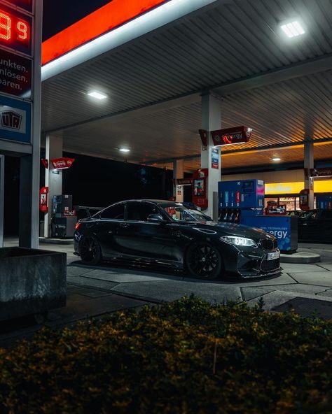 BMW M2 was introduced in the year 2016 and became one of the most popular M series car. M2 Cometition and M2 CS are the other powerful versions of M2. By @ronin_shots #bmw #m2 #m2series #cars #supercars #dailydrive #nightdrive #gas #gasstation Car Gas Station, Bmw M2 Cs, Bmw M2, Night Driving, Car Photography, Gas Station, Car Collection, Supercars, Super Cars