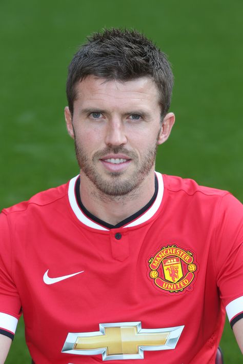 <h2>Read a profile of Manchester United's England international midfielder Michael Carrick, signed from Tottenham Hotspur in the summer of 2006.</h2> Manchester United 2014, Michael Carrick, Sharon Jones, Manchester United Legends, Manchester United Players, Live Match, Football Legends, Manchester United Football Club, Premier League Champions