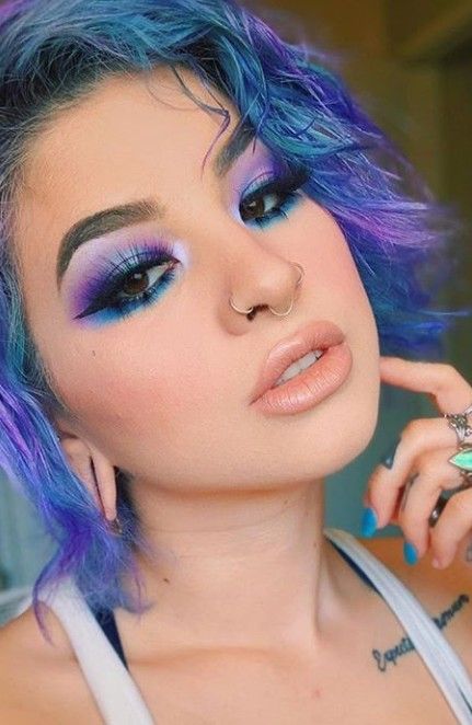 Makeup Looks For Blue Hair, Purple And Teal Makeup, Cosmic Makeup Looks, Blue Alternative Makeup, Blue Purple Eye Makeup, Blue And Purple Makeup Looks, Blue And Purple Eye Makeup, Vaporwave Makeup, Blue Goth Makeup