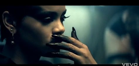 Gradient of nails/fingers Disturbia Rihanna, Rihanna Disturbia, Burned Finger, Photoshoot Inspiration, Single Women, Nostril Hoop Ring, Rihanna, Music Video, My Girl