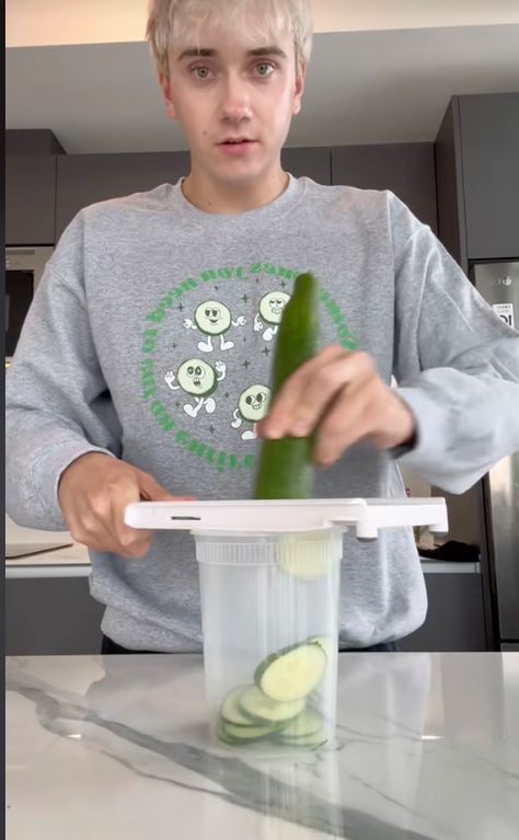 I tried the viral cucumber salad recipe + this is what I really thought Viral Cucumber Salad, Viral Cucumber, Cream Cheese Cucumber, Salmon And Cream Cheese, Wine Cupcakes, Egg Hacks, Tiktok Creator, Salad Cream, Cucumber Salad Recipe