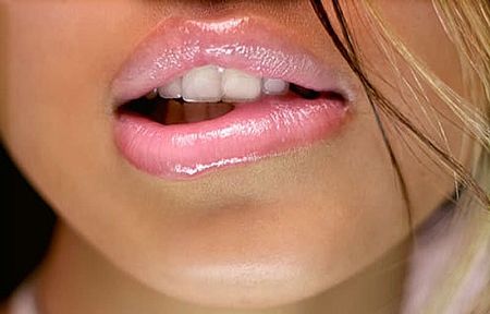 Vegan & Organic Lip Balm Teeth Whitening Diy, Diy Teething, Smink Inspiration, Hot Lips, Long Blonde, Hair And Beauty, Beautiful Lips, White Teeth, Long Blonde Hair