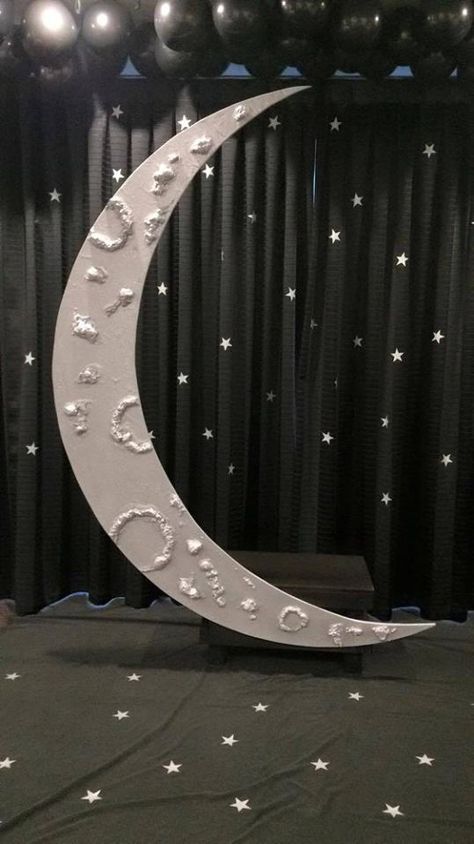 Moon Theatre Set, Rainbow Installation, Moon Photo Prop, 2023 Photography, Rhinestone Cowgirl, Moon Photo, Stage Props, Ocean Blvd, Moon Setting