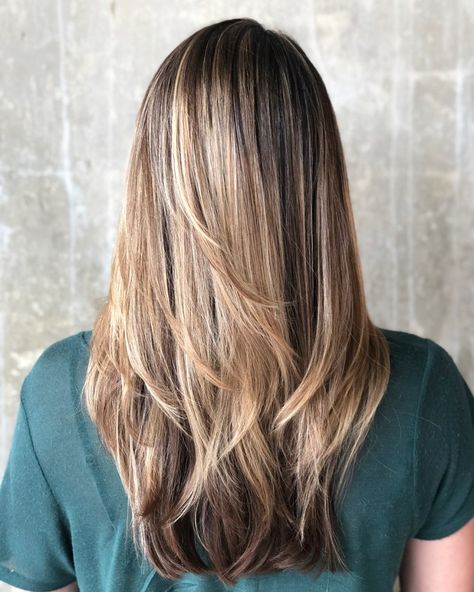 Long Haircut with Graduated Layers New Long Hairstyles, Haircuts For Long Hair With Layers, Blond Balayage, Long Layered Haircuts, Girl Haircuts, Long Layered Hair, Haircuts For Long Hair, Long Straight Hair, Long Hair Girl