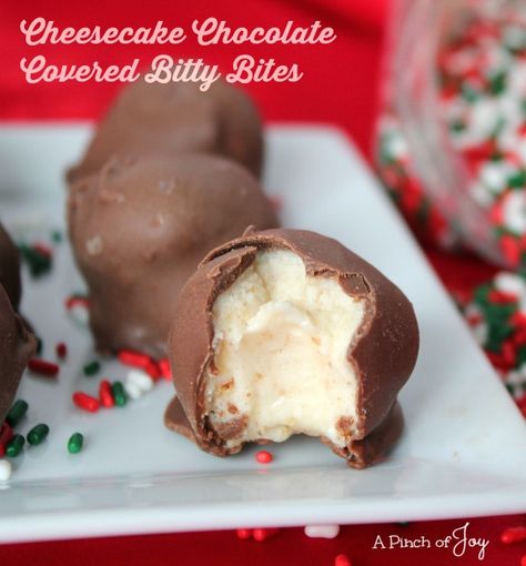 No-bake Cheesecake Chocolate Covered Bitty Bites Chocolate Covered Ideas, Chocolate Covered Cheesecake Bites, Chocolate Dipped Cheesecake, Chocolate Covered Cheesecake, Melt Chocolate In Microwave, Chocolate Cheesecake Bites, Cheesecake Balls, Cheesecake Truffles, Cheesecake Bites Recipe