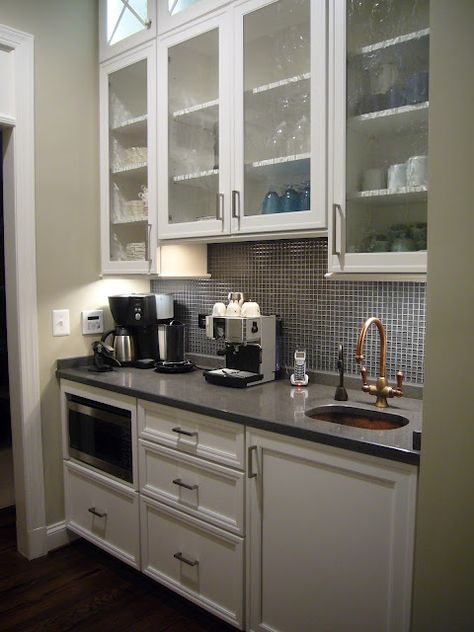 Coffee Bar Built In, Bar With Sink, Coffee Bar Decorations, Home Coffee Bar Ideas, Built In Coffee Bar, Beverage Bars, Cafe At Home, Beautiful Pantry, Bar Decorations