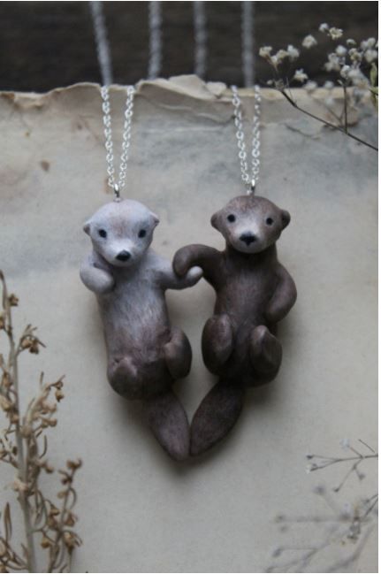 Clay Otter, Otter Necklace, Crea Fimo, Christmas Beanie, Creative Gifts For Boyfriend, Clay Diy Projects, Clay Crafts Air Dry, Reptiles Pet, Sea Otter