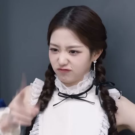 ive wonyoung lq icon Wonyoung Funny Icons, Wonyoung Happy, Wonyoung Funny, Wonyoung Aesthetic, Ugly Photos, Wonyoung Lq, Disgusted Face, Kpop Pfp, Duck Face