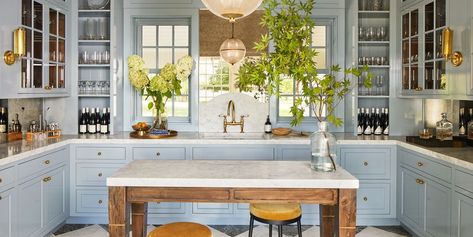 colors that go with light blue - color inspiration Woodlawn Blue Benjamin Moore Kitchen, Light Blue Cabinet Colors, Light Blue Cabinets Kitchen, Small Blue Kitchen, Light Blue Kitchen Cabinets, Baby Blue Kitchen, Light Blue Cabinets, Light Blue Backsplash, Woodlawn Blue Benjamin Moore