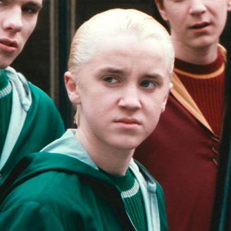 Tom Felton Chamber Of Secrets, Tom Felton Girlfriend, Slytherin Quidditch Team, Slytherin Icons, Slytherin Quidditch, Team Icon, The Chamber Of Secrets, Draco Malfoy Aesthetic, Cute Harry Potter