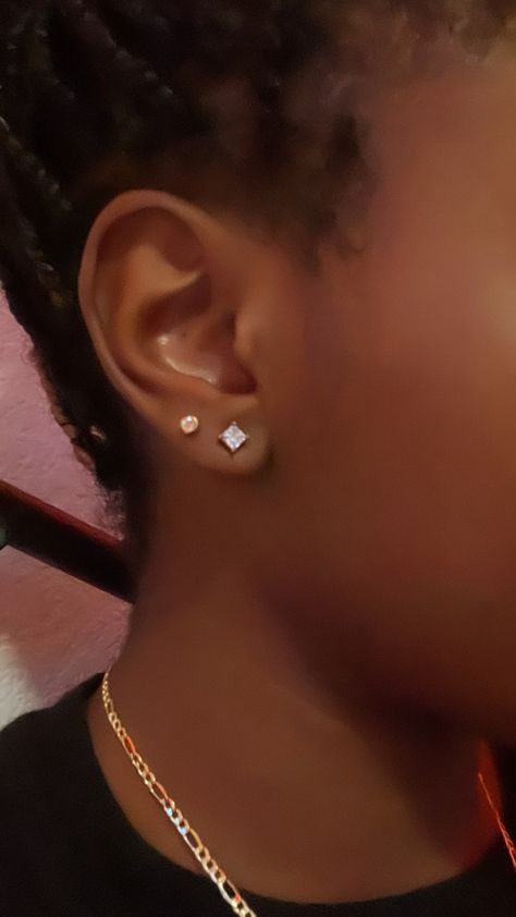 2nd Ear Piercing Black Women, Double Ear Piercing Black Woman, Second Ear Piercing Black Woman, 3 Ear Piercings In A Row, Second Ear Piercing Aesthetic, Ear Piercings 2 Holes, Ese Piercings, 2 Piercings Ear Ideas, Second Ear Piercing Ideas