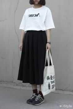 Áo Blu, Design Textile, Ulzzang Fashion, Korea Fashion, 70s Fashion, Japanese Fashion, Asian Fashion, Look Cool, Wearing Black