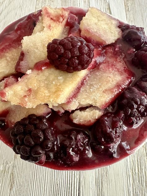 Southern Old-Fashioned Blackberry Cobbler - Aletia DuPree Old Fashioned Blackberry Cobbler, Blueberry Grunt, Raspberry Cobbler, Blackberry Cobbler Recipe, Blackberry Cobbler, Canadian Food, Blueberry Recipes, Wild Blueberries, Peach Cobbler