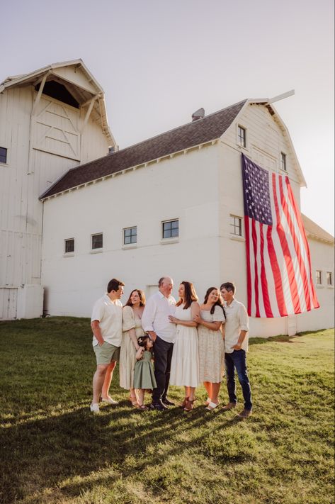 Family photography at McPolin Barn in park city utah Barn Family Photos, Park City Utah, Family Photoshoot, Park City, Picture Ideas, Family Photography, Family Photos, Utah, Couple Photos