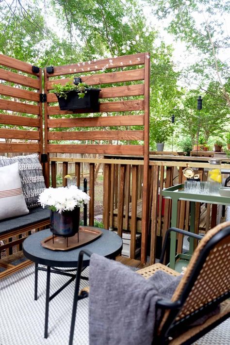 Creeping Jenny Plant, Mixed Dining Chairs, Outdoor Fire Pit Area, Diy Backyard Ideas, New Ideas For Home, Deck Privacy, Privacy Ideas, Deck Decor, Creeping Jenny