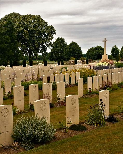 Bedford House British military cemetery, first and second world war, Ypres (B) Spiritual Family, Military Cemetery, Flanders Field, Dream Future, British Military, North Coast, Homeland Security, Play Hard, Future Life