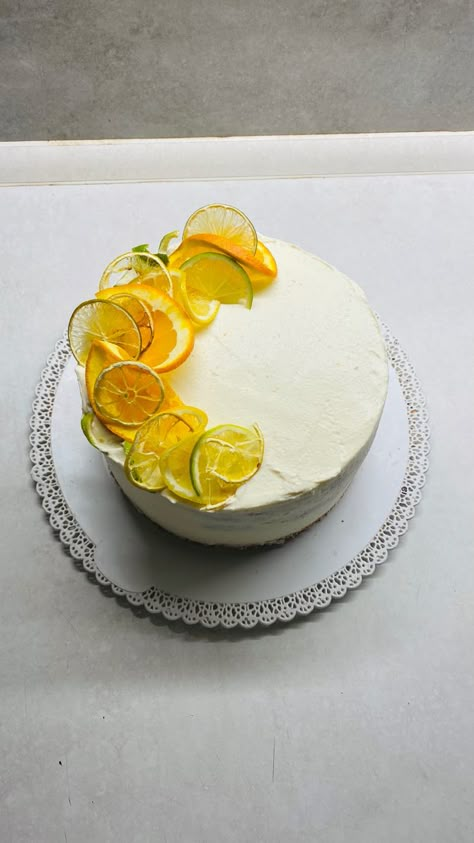 Orange And Lime Cake, Lime Cake Decoration, Orange Slice Cake, Lemon Lime Cake, Cake Pic, Lime Wedding, Lime Cake, Cake Business, Orange Cake