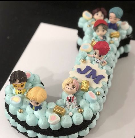 Kpop Desserts, Jimin Cake Ideas, Bts Inspired Cake, Kpop Birthday Cake, Jimin Cake, India Cakes, Whale Cakes, Bts Cake, Alphabet Cake