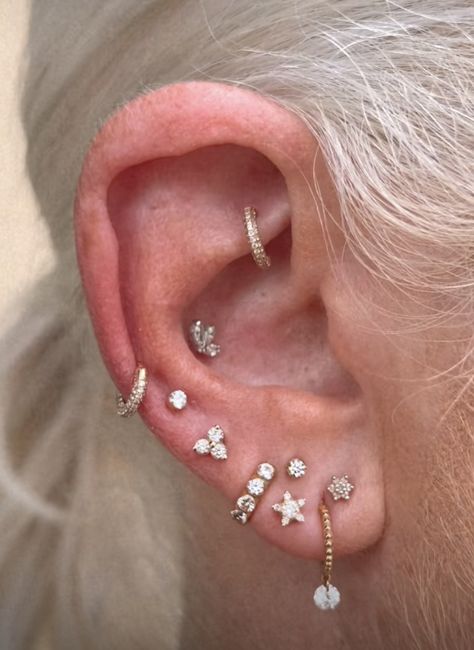 Ear Piercing Styling, Flat Piercing Jewelry, Curated Piercings, Piercing Styling, Piercing Stack, Constellation Piercing, Curated Ears, Constellation Piercings, Piercings Ideas