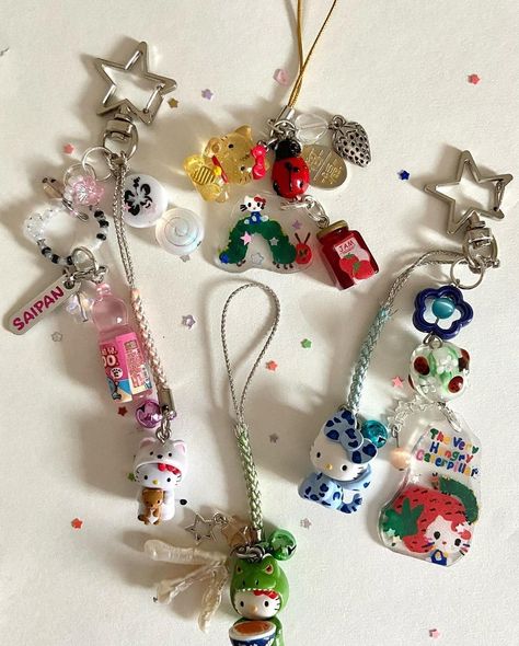 Beaded Frame, Hello Kitty Keychain, Hello Kitty Jewelry, Bead Frame, The Very Hungry Caterpillar, Poses Reference, Very Hungry Caterpillar, Very Hungry, Hello Kitty Items