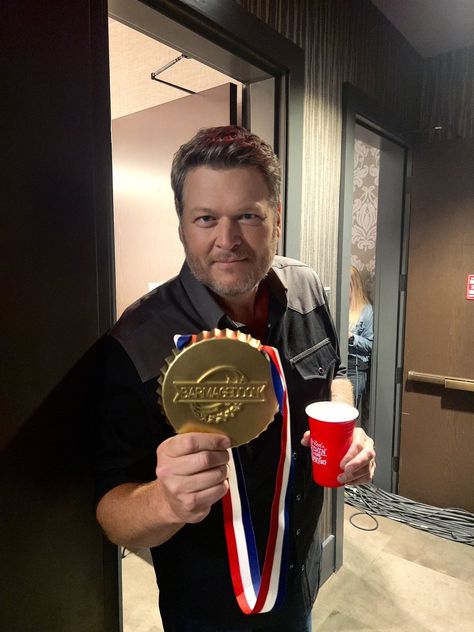 Blake Shelton on X: "What a way to end the season!!!! @barmageddonusa WINNER!!! Ha! Our lives will never be the same!!! #Barmageddon https://t.co/B0S9ut2GZf" / X Blake Sheldon, Jake Owen, Never Be The Same, In The Hospital, Male Artist, Blake Shelton, The Hospital, Beautiful Smile, Madonna