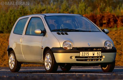 Renault Twingo - AUTO - CAR - AUTOMOVIL - TUNING - Modificado - AZUL - BLUE @MALBRAN Cars Garage, Car Evolution, First Cars, Cheap Car, Street Racing, Car Garage, Dream Car, Cars And Motorcycles, Luxury Cars