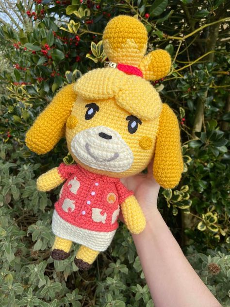 Isabelle Amigurumi Crochet Pattern PDF File ENGLISH Instructions Only - Etsy Animal Crossing Crochet, Isabelle Animal Crossing, Pictures To Recreate, Valentine Crochet, Animal Knitting Patterns, Valentines Crochet, Creation Crafts, Crochet Animal Patterns, Plush Animals