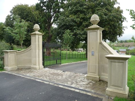 Driveway Pillars, Stone Entrance, Gate Entrance, Estate Gates, Driveway Ideas, Colonial Homes, Security Gates, Driveway Entrance, Farm Gate