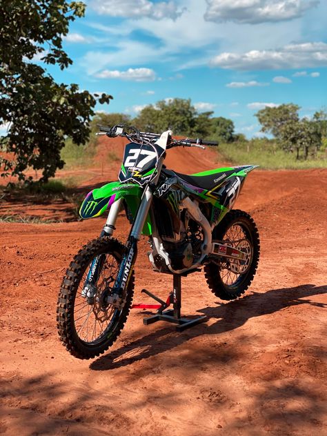 Dirt Scooter, Kawasaki Dirt Bikes, Kawasaki 250, Moto 50cc, Motocross Love, Dream Future, Pretty Bike, Bike Pic, Moto Cross