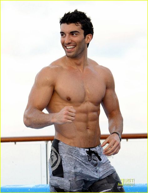 Justin Baldoni: Washboard Abs for Short Film Jane The Virgin Rafael, Rafael Solano, Shirtless Actors, Jake T Austin, Justin Baldoni, Jane The Virgin, Hot Actors, Shirtless Men, Attractive People