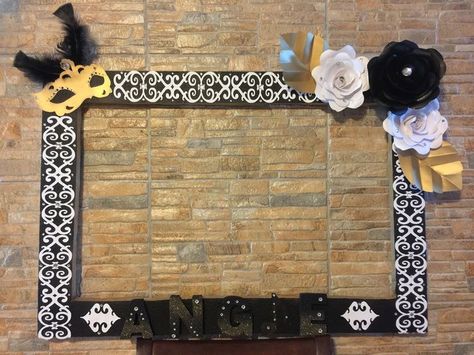 Black And White Photo Booth Ideas, Flowers Birthday Theme, Black And White Masquerade Party, Masquerade Photo Booth, Masquerade Ball Decorations, Masquerade Party Themes, Phantom Of Opera, Masquerade Dance, Mascarade Party