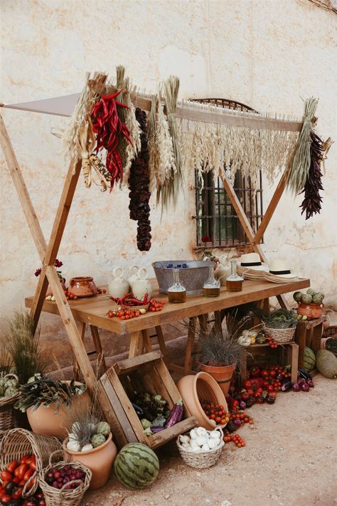 Ambience Decor, Rustic Romantic Wedding, Stall Decorations, Spanish Village, Village Festival, Wedding In Spain, Wedding Spain, Spanish Wedding, Bridal Elegance