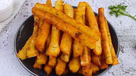 Crispy Potato Sticks, French Fry Bar, Fry Bar, Potato Varieties, Potato Sticks, Potato Croquettes, Social Health, Frozen Potatoes, Stuffed Potato Balls