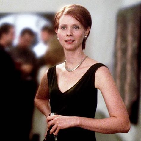 Miranda Hobbes Season 1, Miranda Hobbes Hair, Miranda Hobbes Aesthetic, Miranda Hobbes Outfits, Miranda Hobbs, Satc Outfits, Miranda Hobbes, Moodboard Pics, Cynthia Nixon