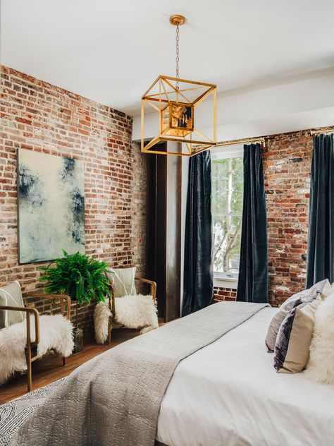 Brick Wall Bedroom, Brick Bedroom, Industrial Bedroom Design, Brick Interior, Bedroom Minimalist, Glam Bedroom, Industrial Bedroom, Exposed Brick Walls, Brick Walls