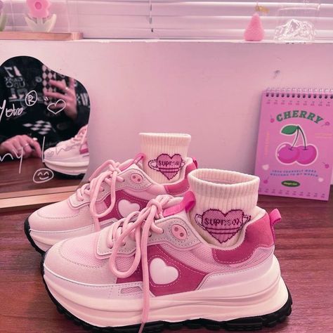 ᴊᴜᴘɪᴛᴇʀ✖️ on Twitter: "💖🌸💘🎀🍧… " Kotak Bento, College Shoes, Pastel Shoes, Girls Tennis Shoes, Mode Kawaii, Pink Kawaii, Streetwear Shoes, Dr Shoes, Couple Shoes