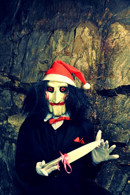 Merry Christmas from Jigsaw and Billy! Evil Santa, Christmas Evil, Scary Santa, Saw Movie, Merry Creepmas, Horror Christmas, Creepy Santa, Scary Christmas, Horror Photos