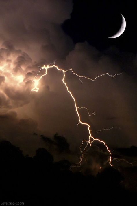 Until one stormy night... Moon And Lightning, Lightning Photography, Night Clouds, Wild Weather, Stormy Night, Thunder And Lightning, Lightning Storm, Lightning Strikes, Beautiful Moon