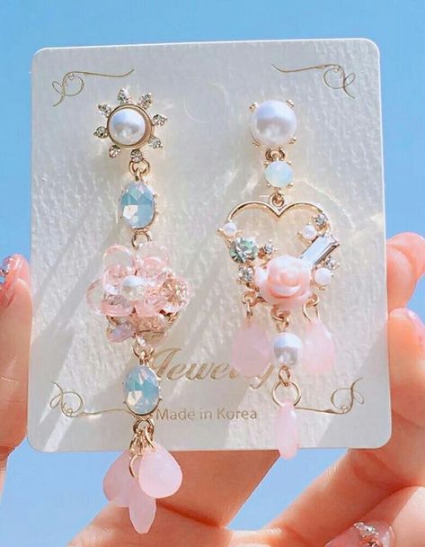 ψ(｀∇´)ψ Anting Manik, Pinterest Jewelry, Korean Earrings, Pastel Outfit, Asymmetrical Earrings, Magical Jewelry, Kawaii Accessories, Fancy Jewellery, Earrings Accessories