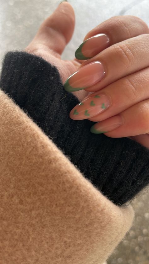 Green Nail Ideas Almond, Almond Acrylic Nails Green, Safe Green Nails, Green Star Nails, Almond Nails Green, Prom Nails Green, Green French Nails, Natural Almond Nails, Homecoming Inspo