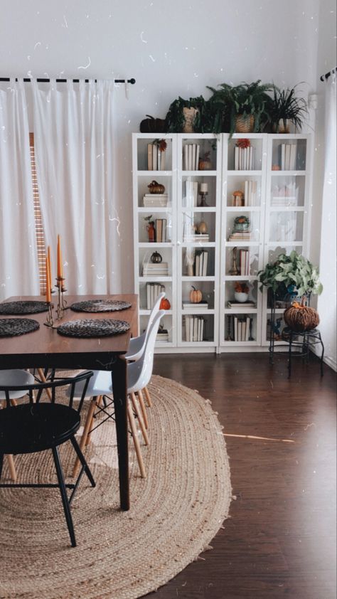 Bookshelf In Dining Room Ideas, Bookshelf In Dining Room, Decorated Bookshelf, Room With Two Windows, Decorating Bookshelves, Dining Room Ideas, Beautiful Autumn, Cozy Feeling, Dining Room Decor