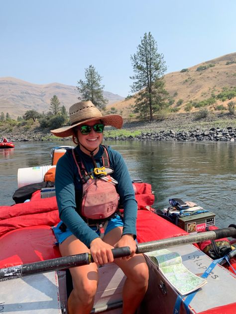 Tubing Outfits, Rafting Outfit, Outdoorsy Outfits, Outdoorsy Aesthetic, River Photos, River Outfit, Sun Hoodie, Outdoorsy Style, Colorado Outfits