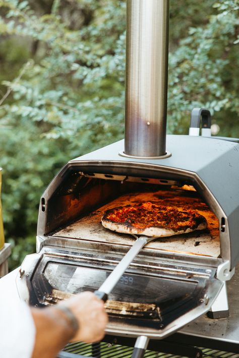 Things To Cook In Pizza Oven, Ooni Pizza Party, Outdoor Pizza Party Ideas, Make Your Own Pizza Party Ideas, Homemade Pizza Party Ideas, 30th Birthday Pizza Party, Pizza Oven Party, How To Host A Pizza Party, Adult Pizza Party Ideas